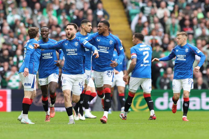 Bản sắc chiến thuật và sự lỳ lợm trên sân cỏ