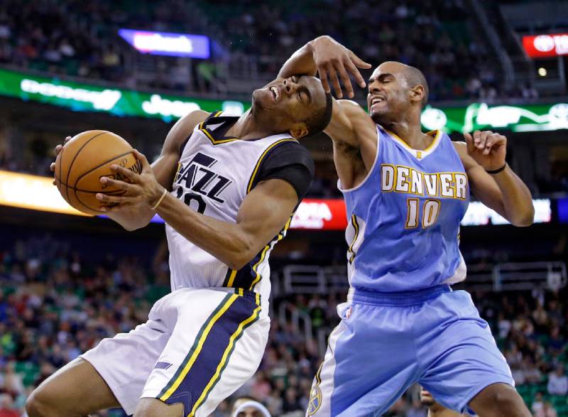 Lỗi kỹ thuật: Khi cái đầu nóng gây thiệt cho đội bóng