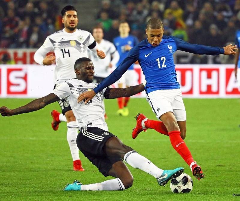 Sự kết hợp giữa tiểu xảo và đòn tâm lý chiến